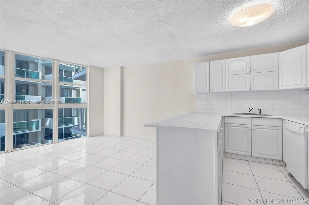 1228 West Ave #613 Miami Beach, FL 33139