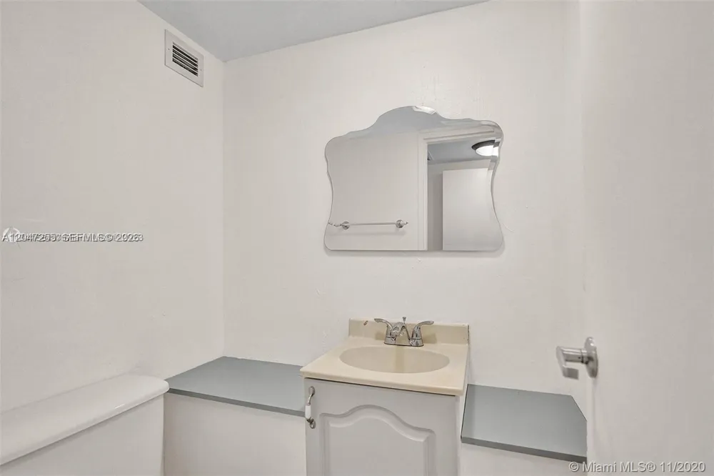 1228 West Ave #613 Miami Beach, FL 33139
