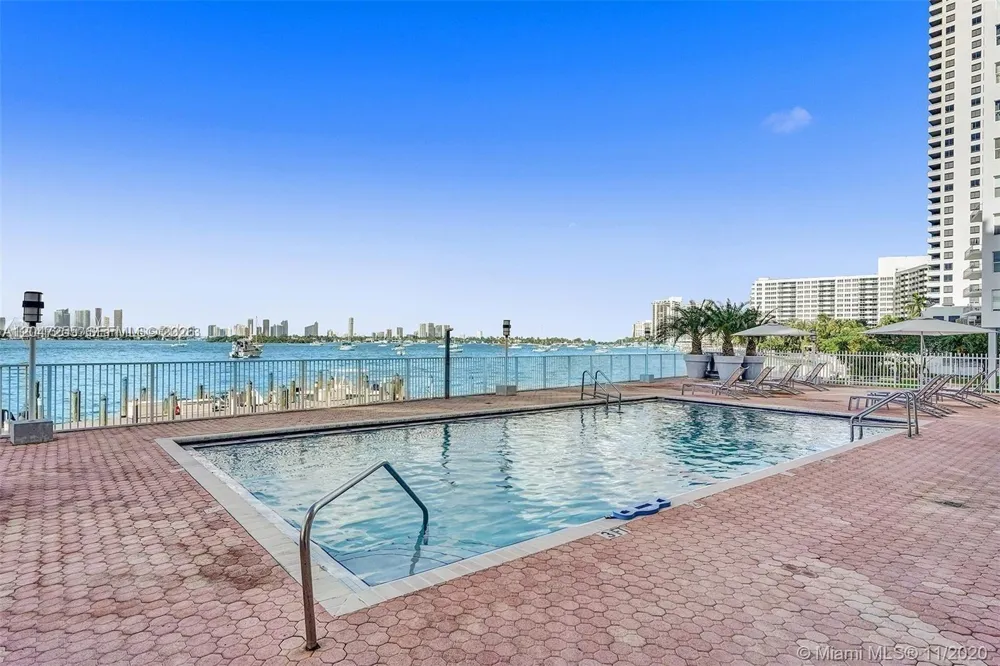 1228 West Ave #613 Miami Beach, FL 33139