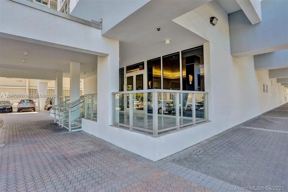 1228 West Ave #613 Miami Beach, FL 33139