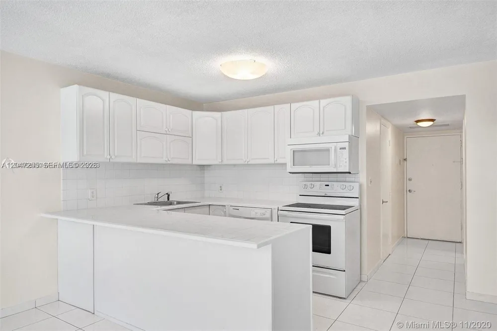 1228 West Ave #613 Miami Beach, FL 33139