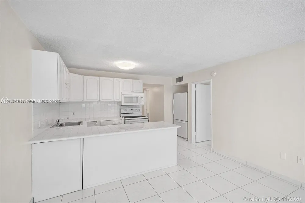 1228 West Ave #613 Miami Beach, FL 33139