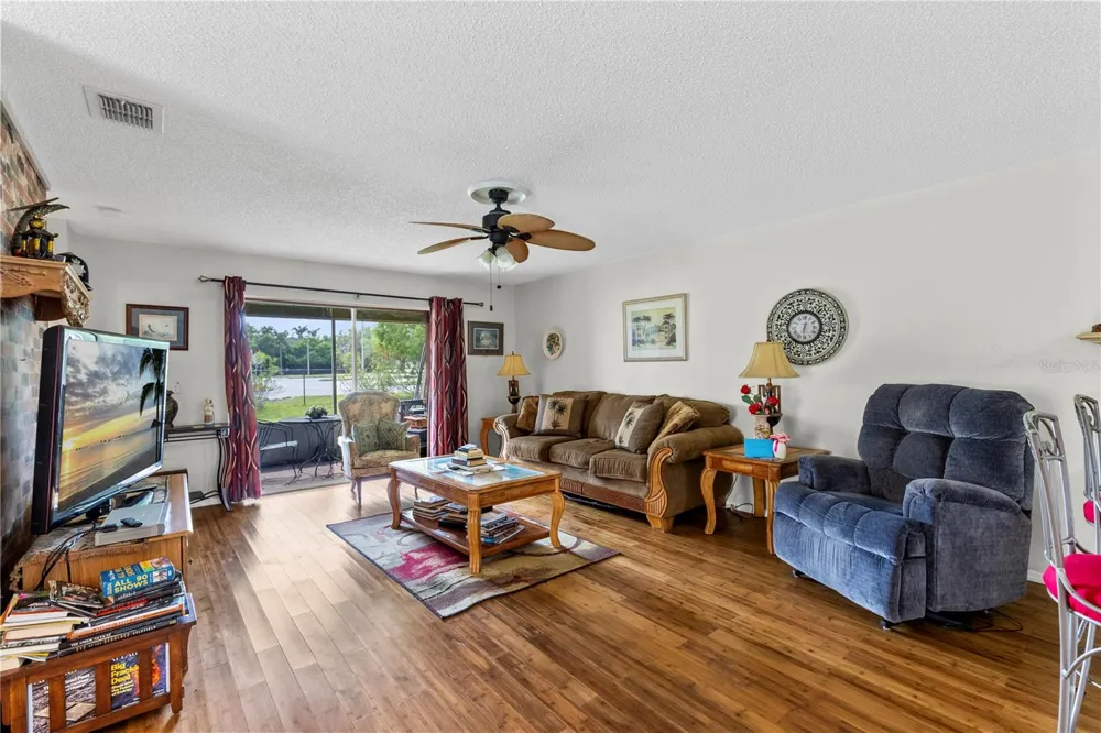 1076 UNIVERSAL REST PLACE Kissimmee, FL 34744