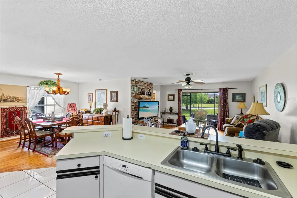 1076 UNIVERSAL REST PLACE Kissimmee, FL 34744