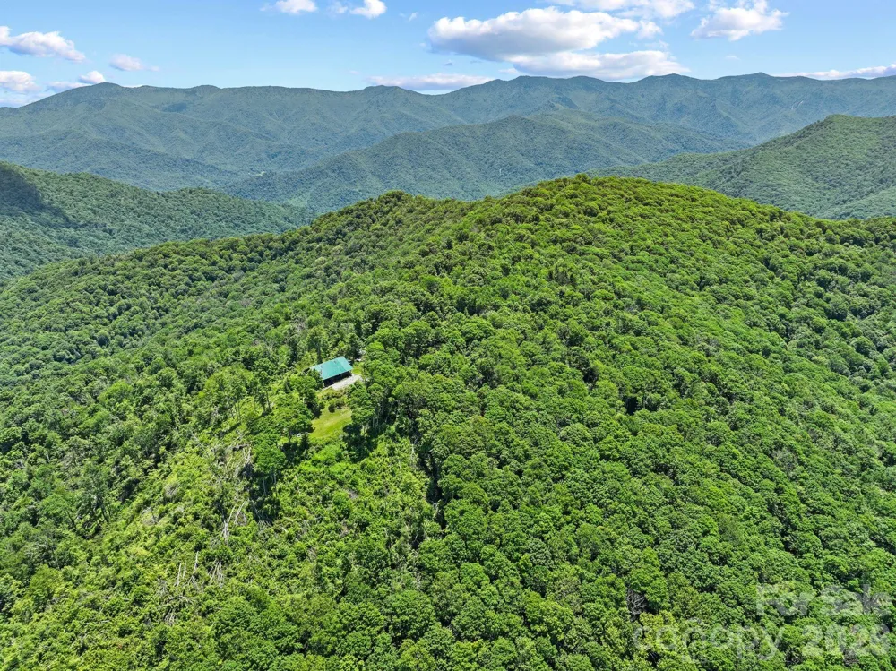 300 Licklog Mountain Trail #68-72 Burnsville, NC 28714