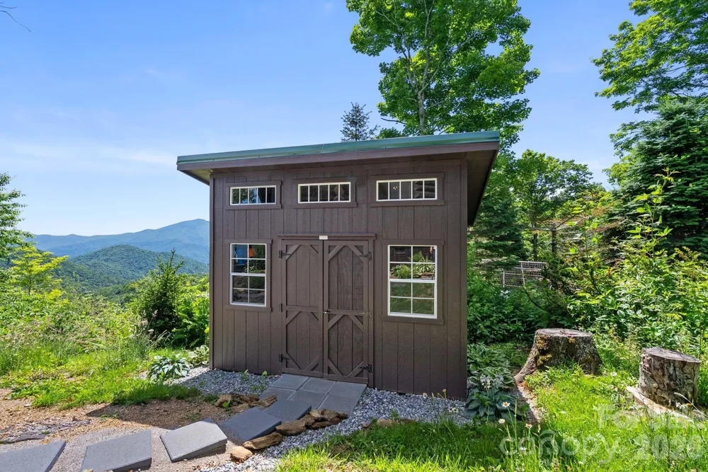300 Licklog Mountain Trail #68-72 Burnsville, NC 28714