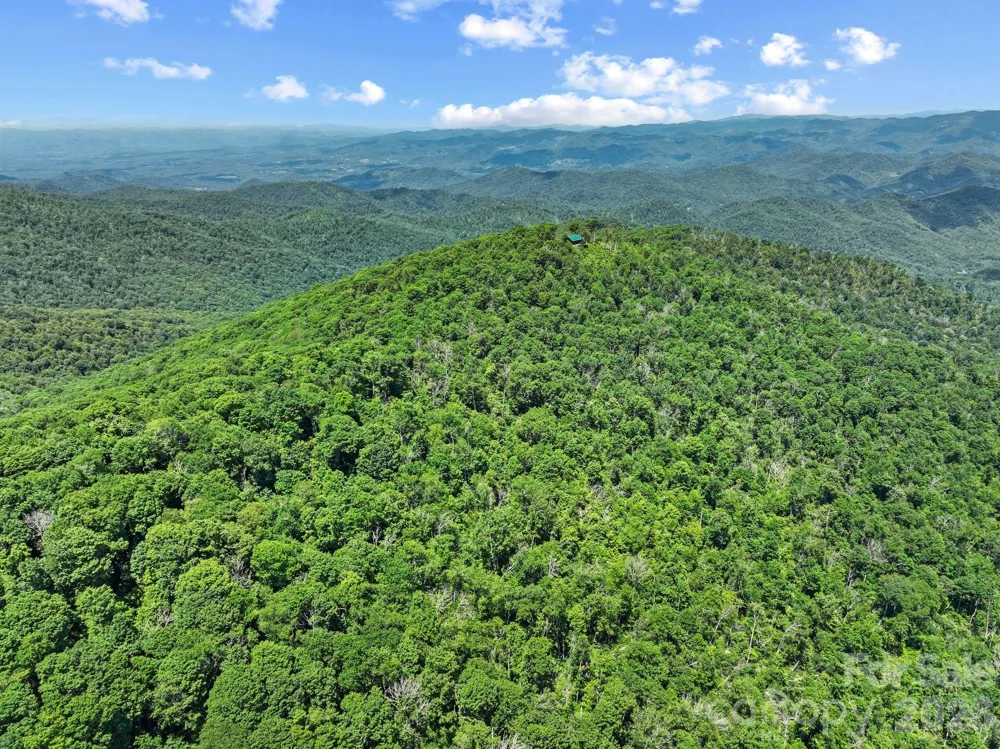 300 Licklog Mountain Trail #68-72 Burnsville, NC 28714