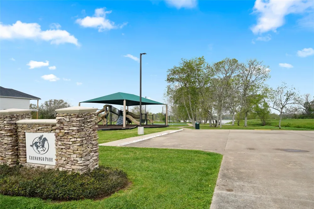 21502 Chenango Lake Drive Angleton, TX 77515