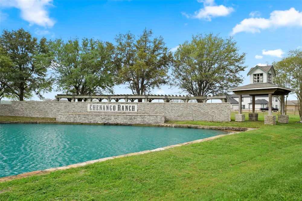 21502 Chenango Lake Drive Angleton, TX 77515