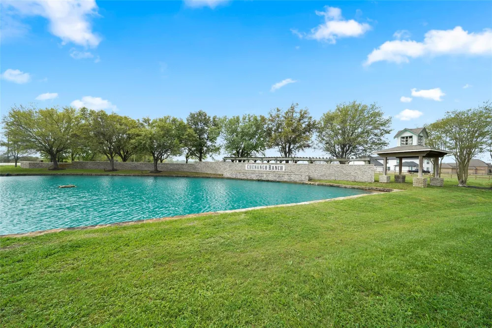 21502 Chenango Lake Drive Angleton, TX 77515