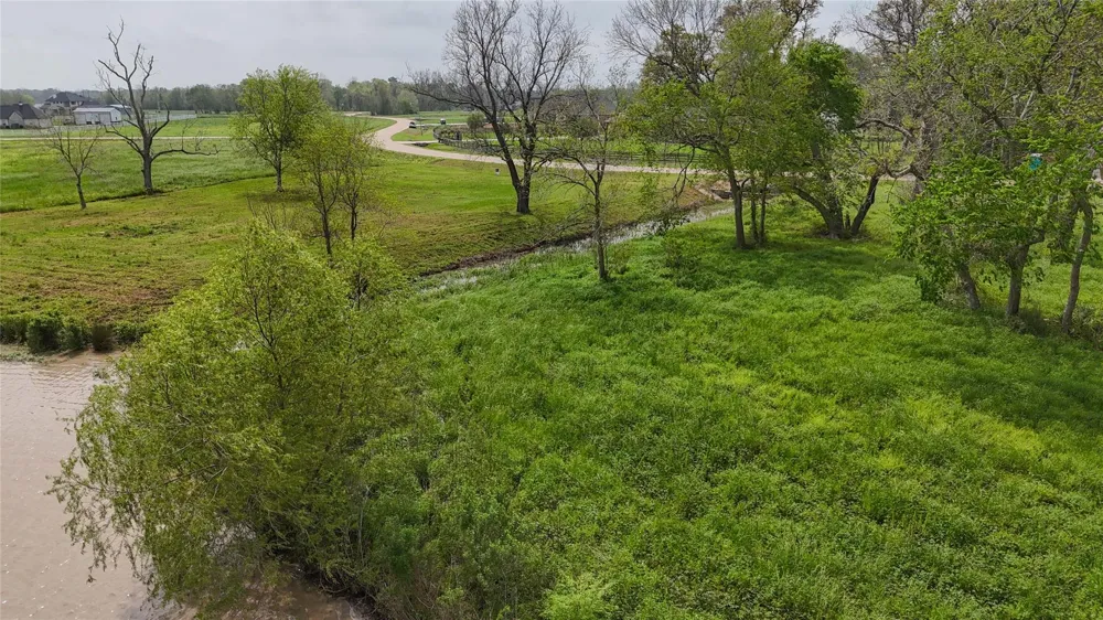 21502 Chenango Lake Drive Angleton, TX 77515