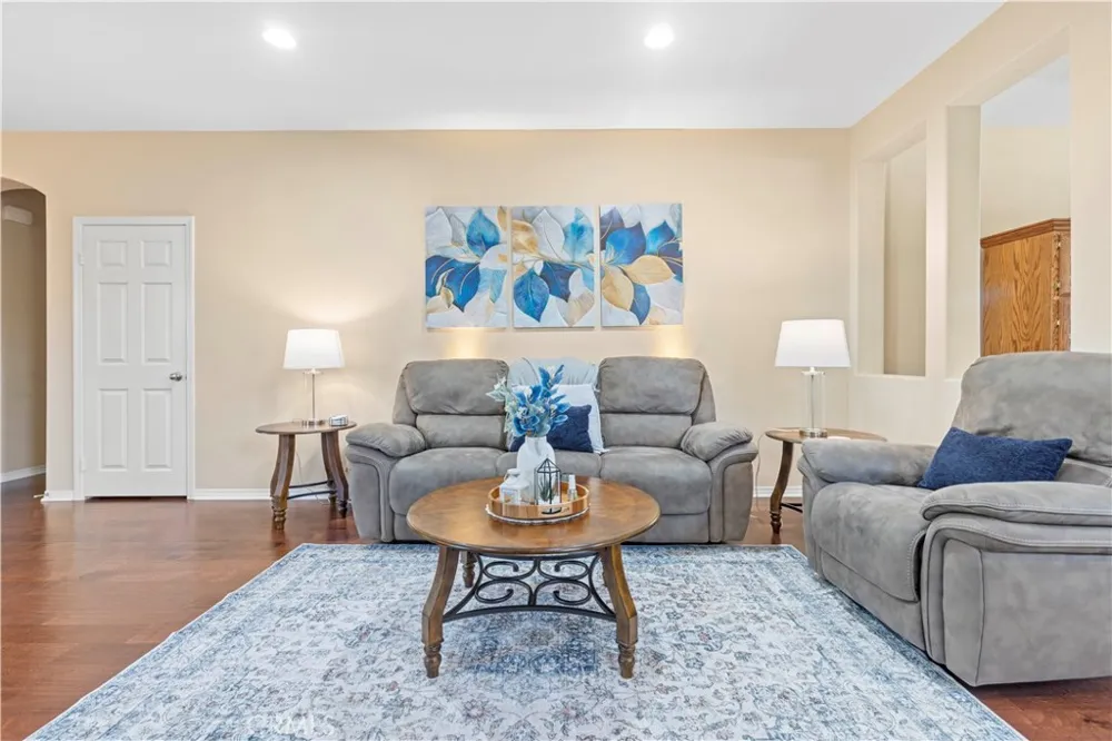 2723 Vine Pomona, CA 91767