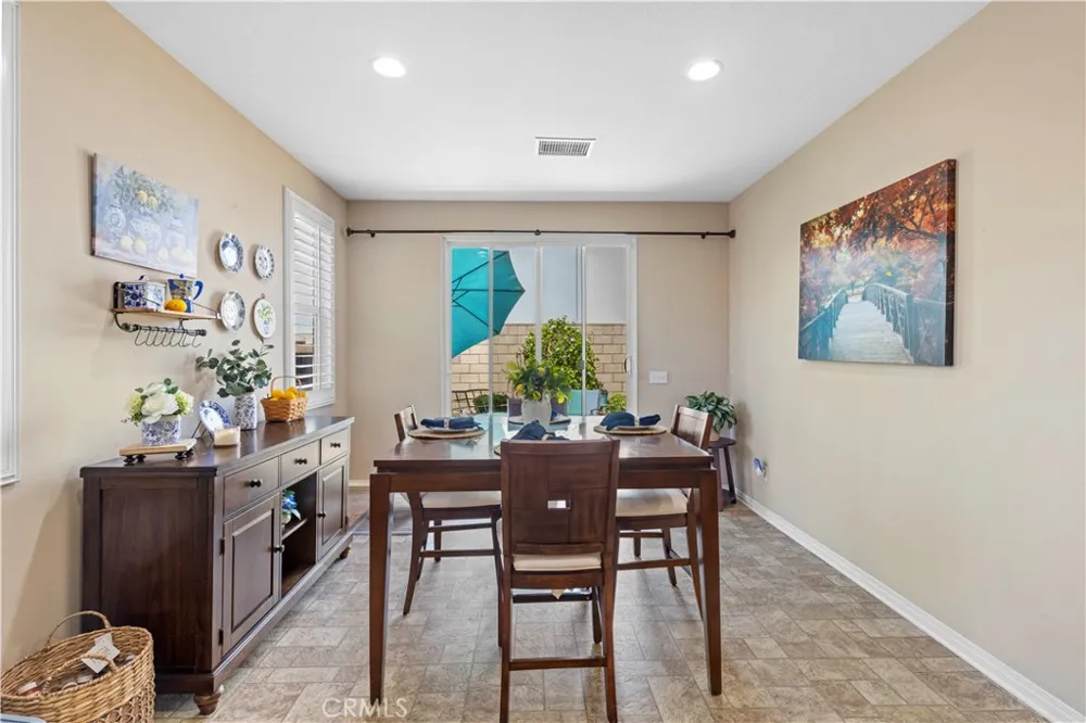 2723 Vine Pomona, CA 91767