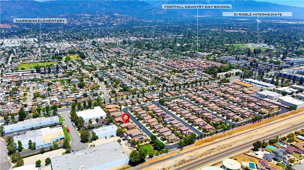 2723 Vine Pomona, CA 91767