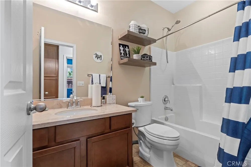 2723 Vine Pomona, CA 91767