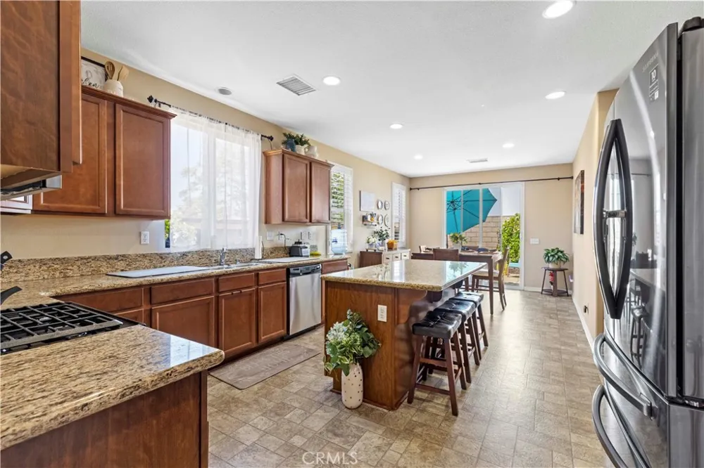 2723 Vine Pomona, CA 91767