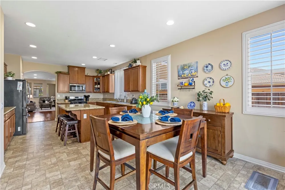 2723 Vine Pomona, CA 91767