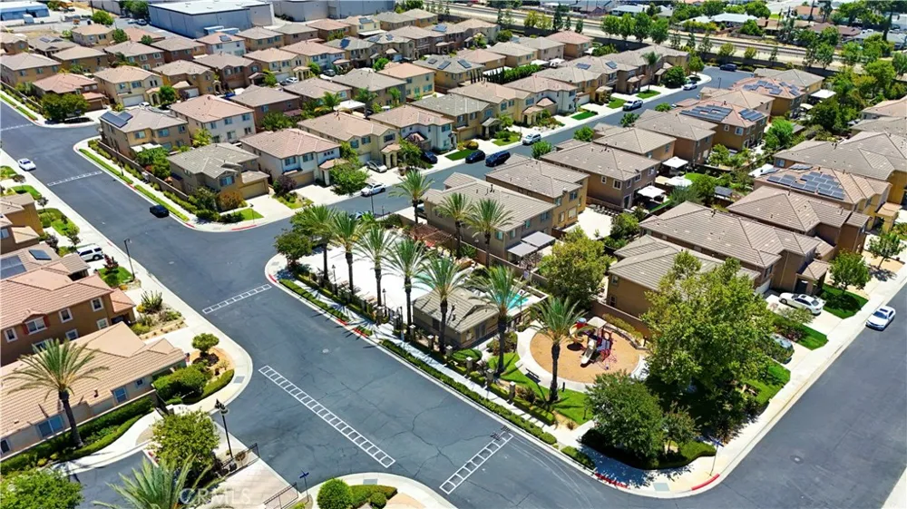 2723 Vine Pomona, CA 91767