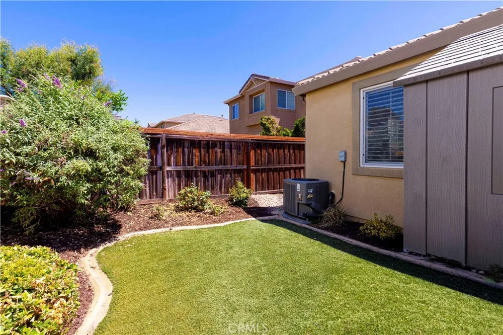 2723 Vine Pomona, CA 91767