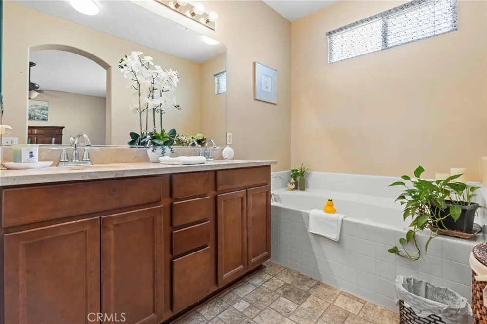 2723 Vine Pomona, CA 91767