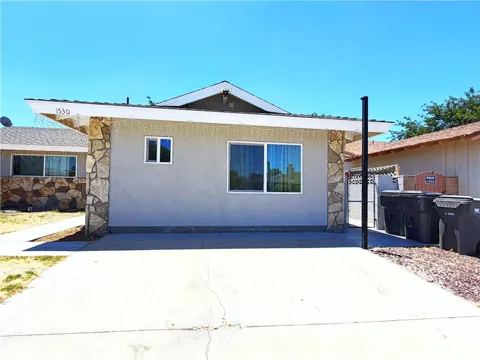 1530 W Kildare