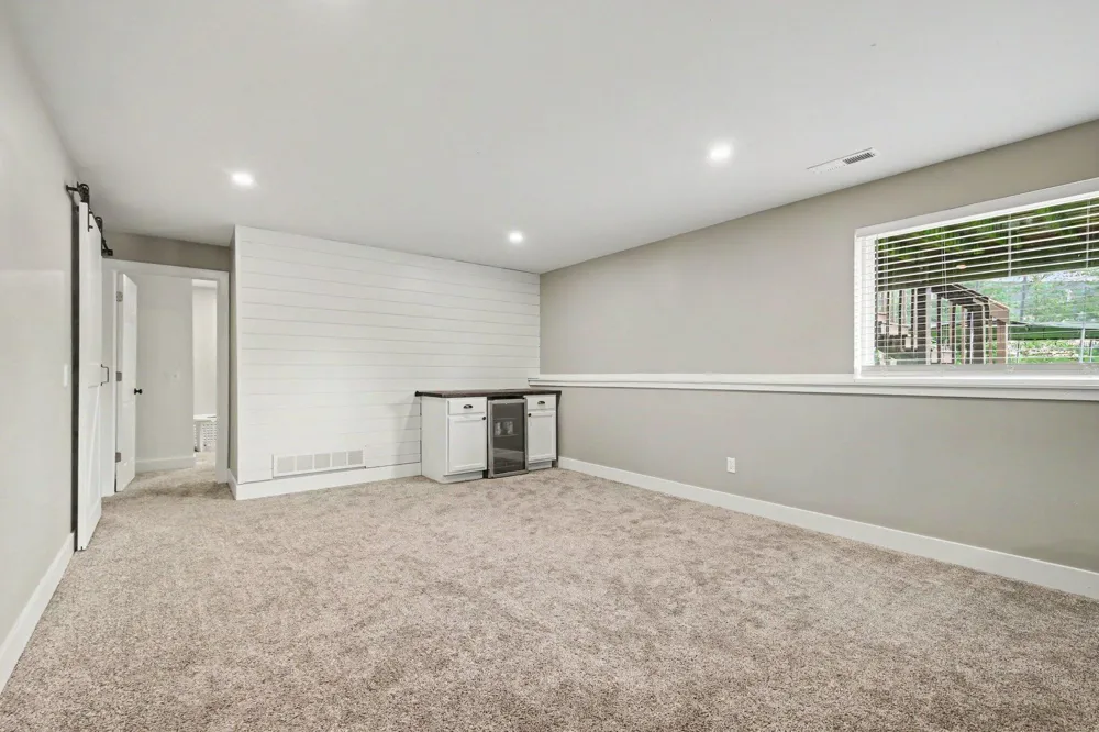 3113 Lowingside Drive Jenison, MI 49428