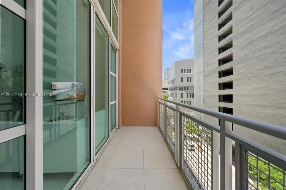 244 Biscayne Blvd #451 Miami, FL 33132