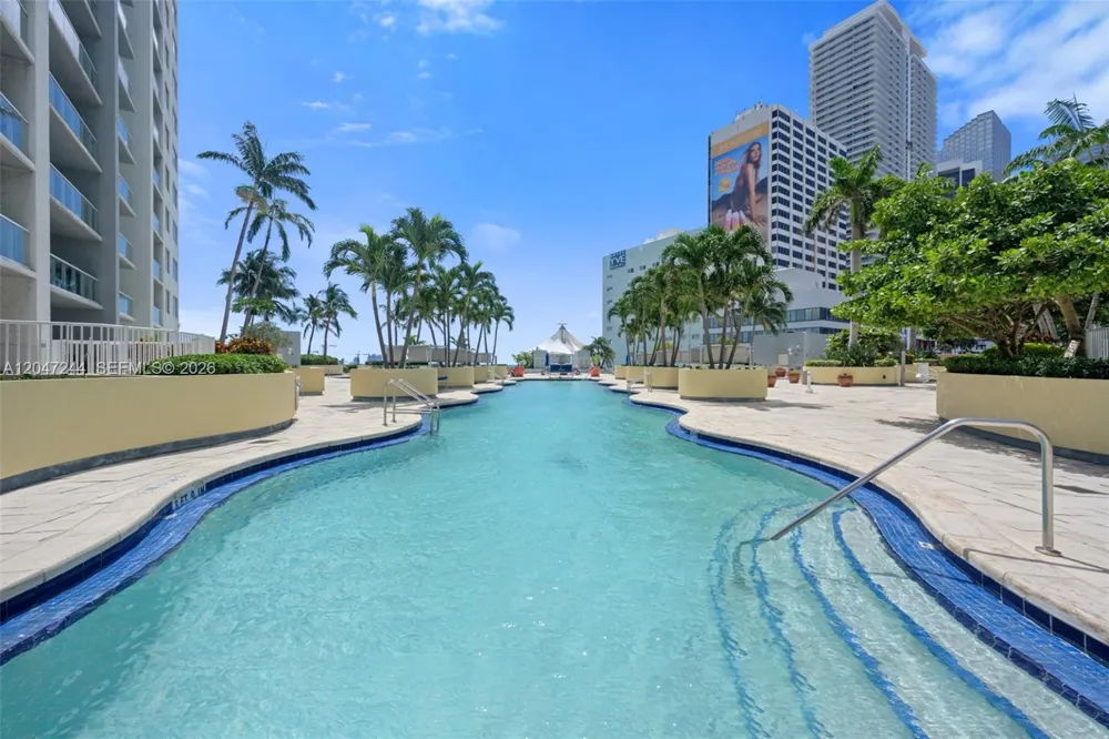 244 Biscayne Blvd #451 Miami, FL 33132