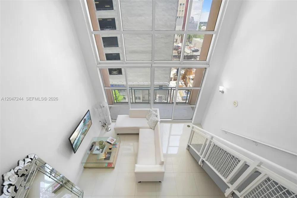 244 Biscayne Blvd #451 Miami, FL 33132