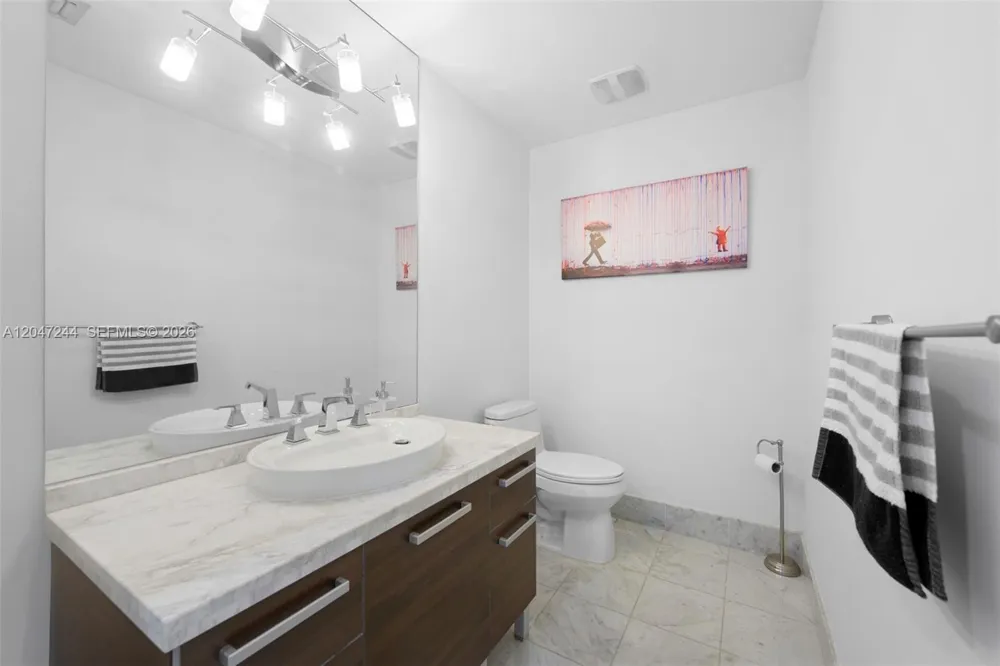 244 Biscayne Blvd #451 Miami, FL 33132