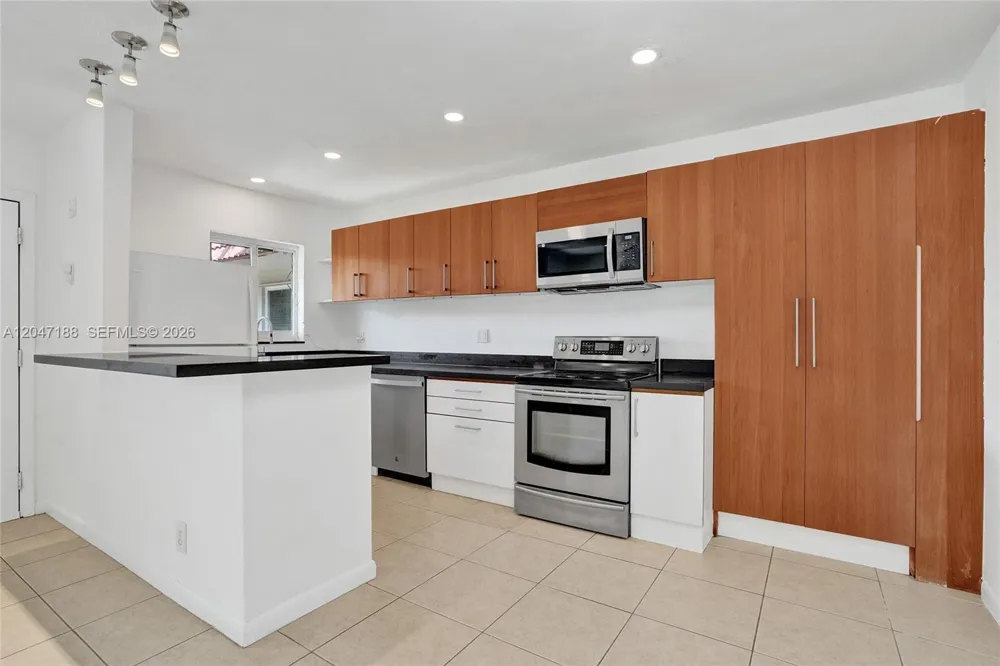 3050 NE 5th Ter #13 Wilton Manors, FL 33334