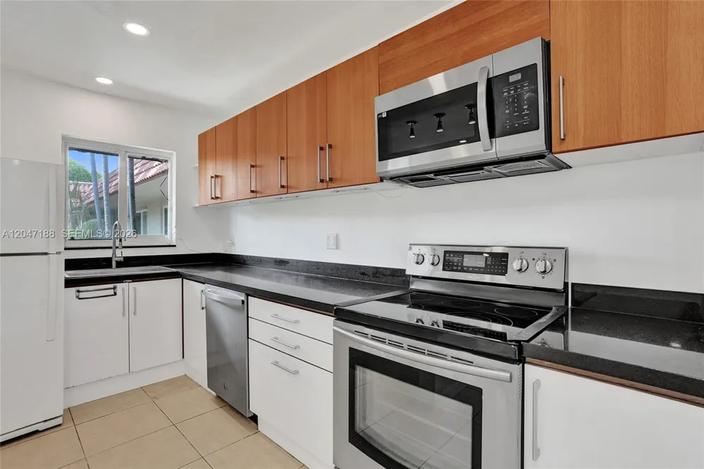3050 NE 5th Ter #13 Wilton Manors, FL 33334