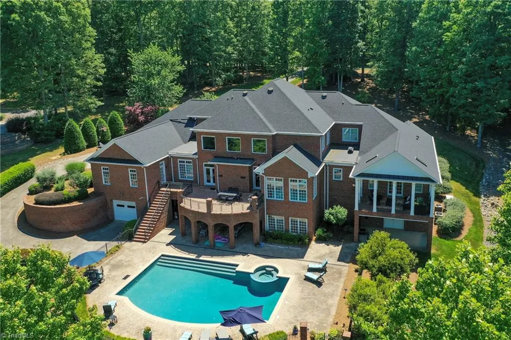 151 Wellsprings Court Pfafftown, NC 27040