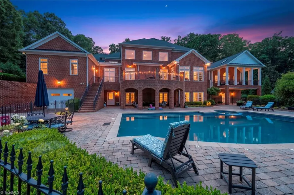 151 Wellsprings Court Pfafftown, NC 27040