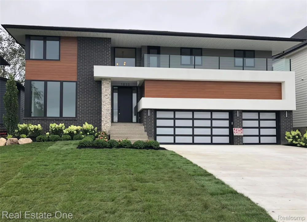 1830 Sadie Shore Drive Commerce Charter Township, MI 48382