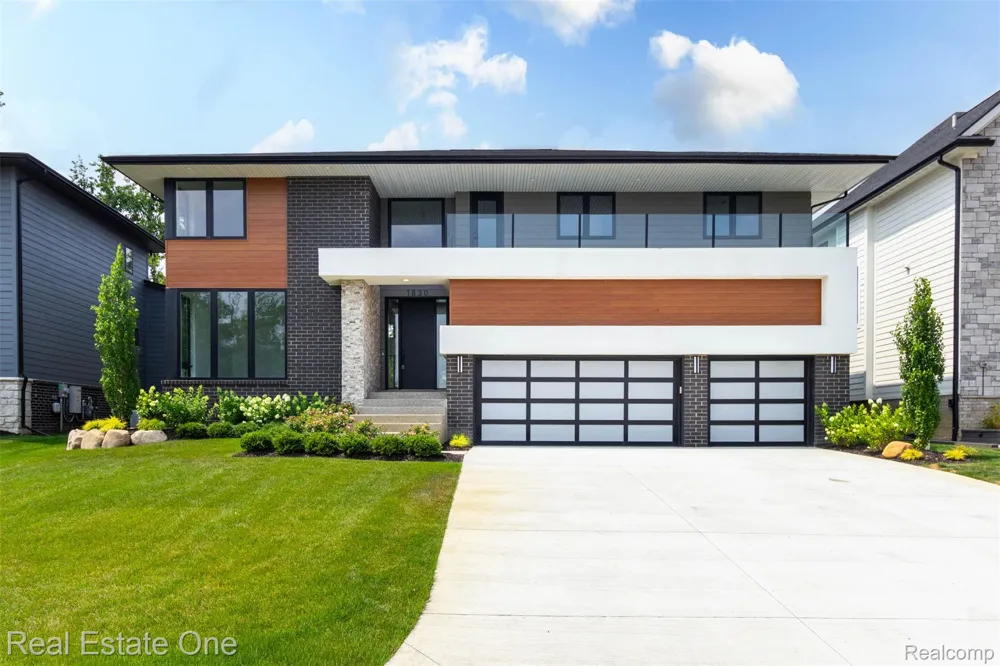 1830 Sadie Shore Drive Commerce Charter Township, MI 48382