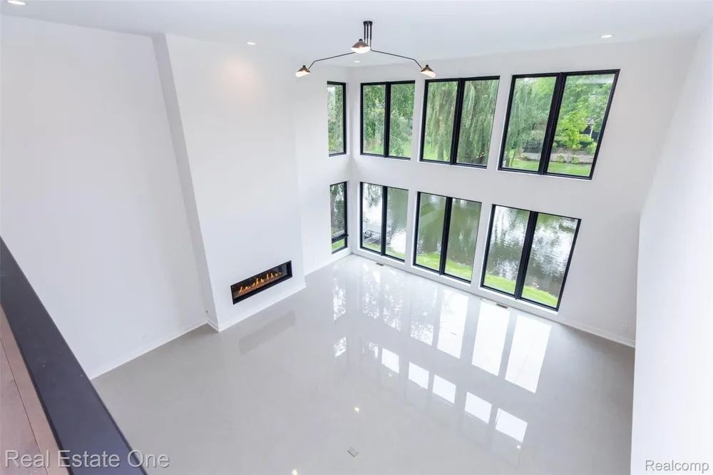 1830 Sadie Shore Drive Commerce Charter Township, MI 48382