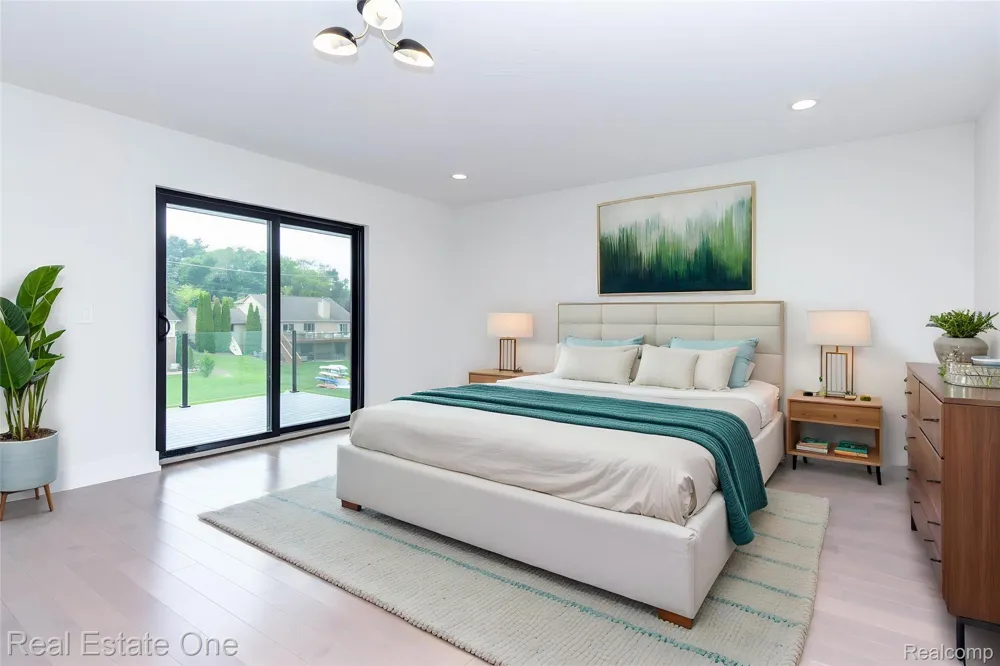 1830 Sadie Shore Drive Commerce Charter Township, MI 48382
