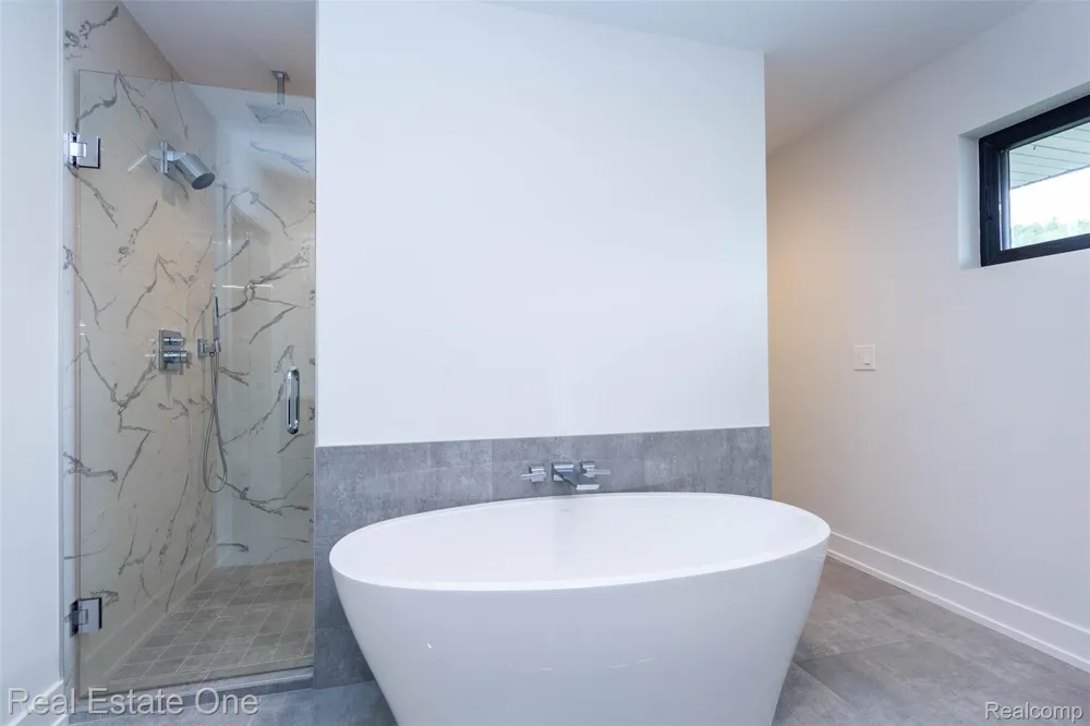 1830 Sadie Shore Drive Commerce Charter Township, MI 48382