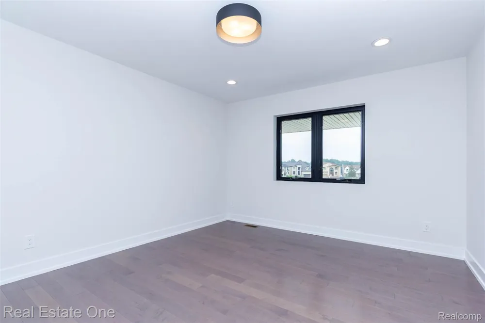 1830 Sadie Shore Drive Commerce Charter Township, MI 48382