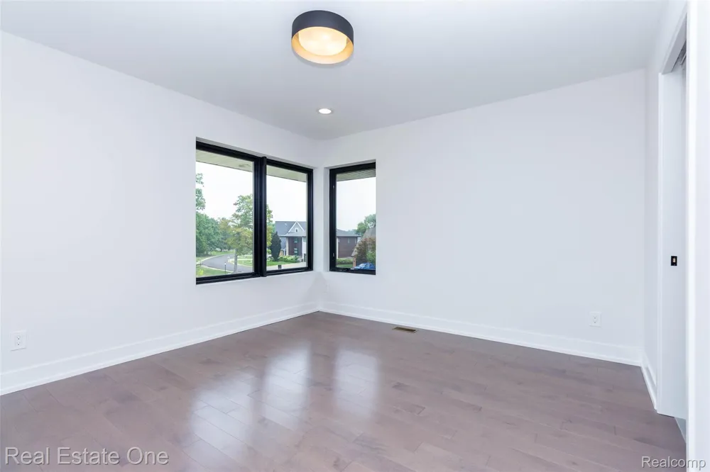 1830 Sadie Shore Drive Commerce Charter Township, MI 48382