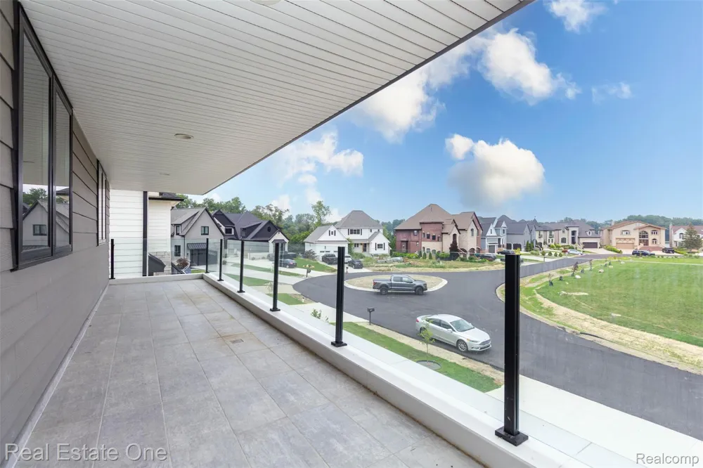 1830 Sadie Shore Drive Commerce Charter Township, MI 48382