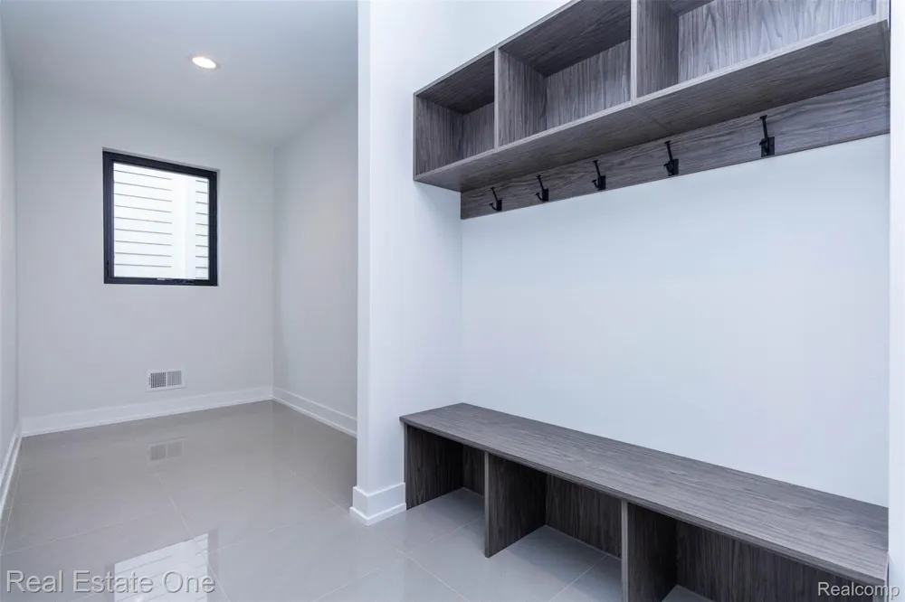 1830 Sadie Shore Drive Commerce Charter Township, MI 48382