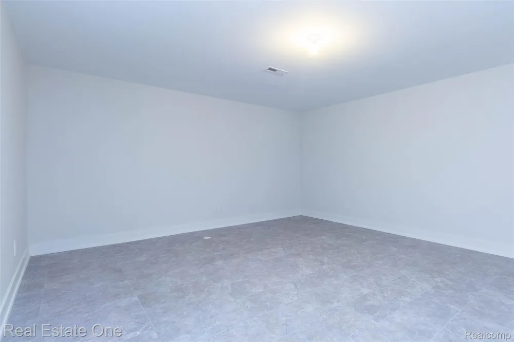 1830 Sadie Shore Drive Commerce Charter Township, MI 48382