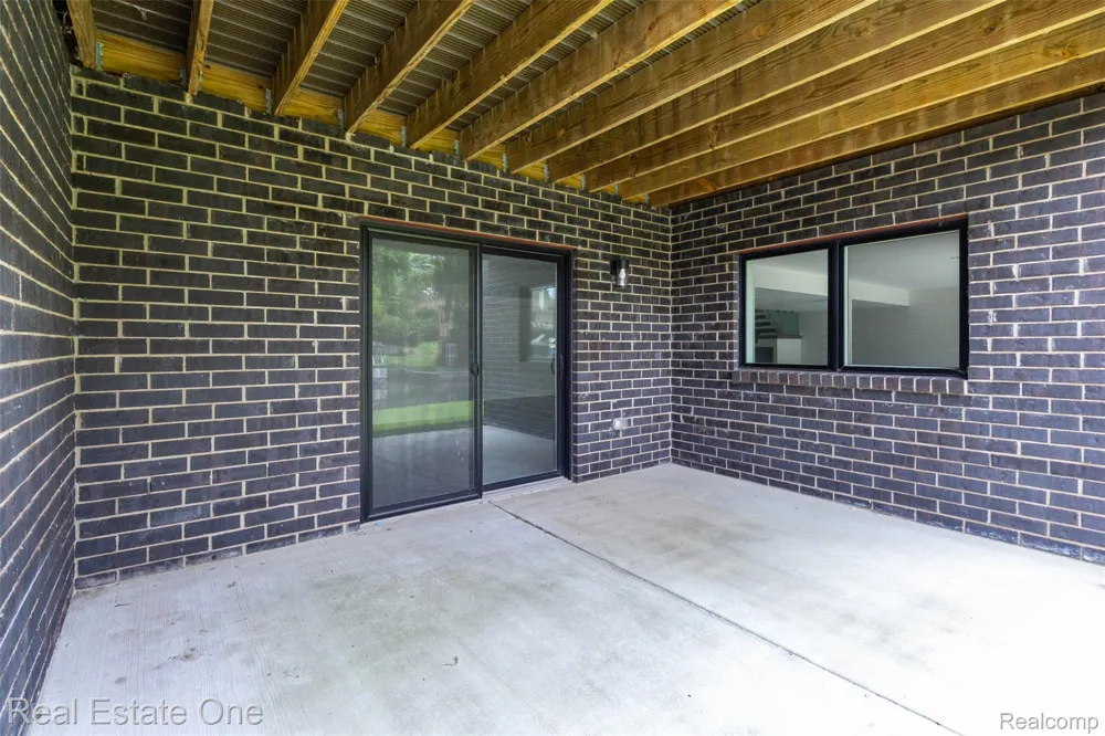 1830 Sadie Shore Drive Commerce Charter Township, MI 48382