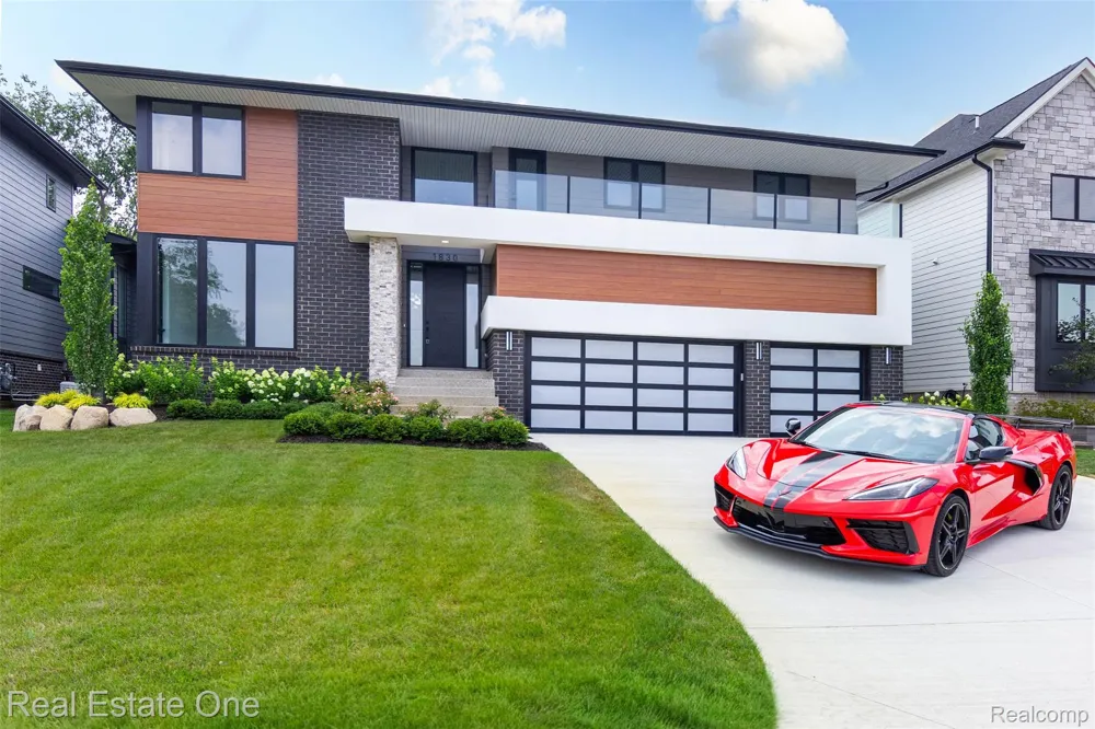 1830 Sadie Shore Drive Commerce Charter Township, MI 48382