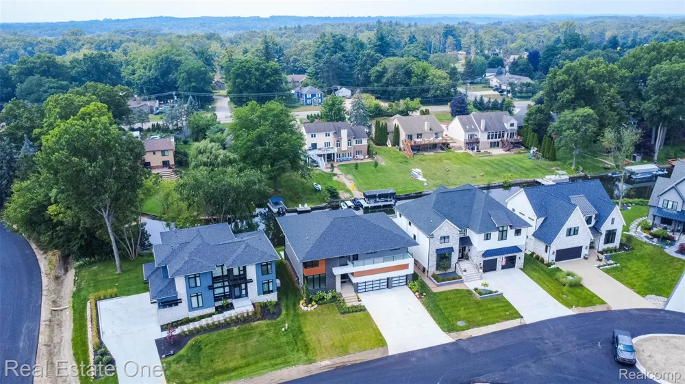 1830 Sadie Shore Drive Commerce Charter Township, MI 48382