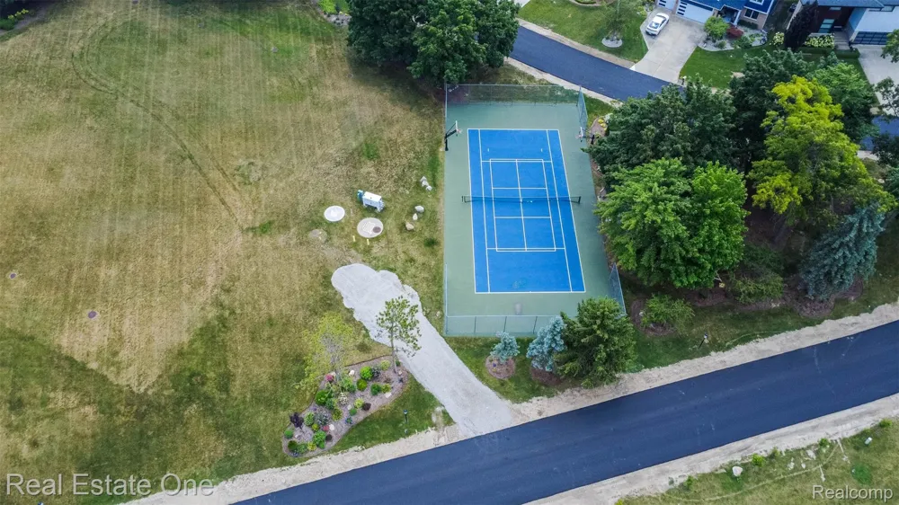 1830 Sadie Shore Drive Commerce Charter Township, MI 48382