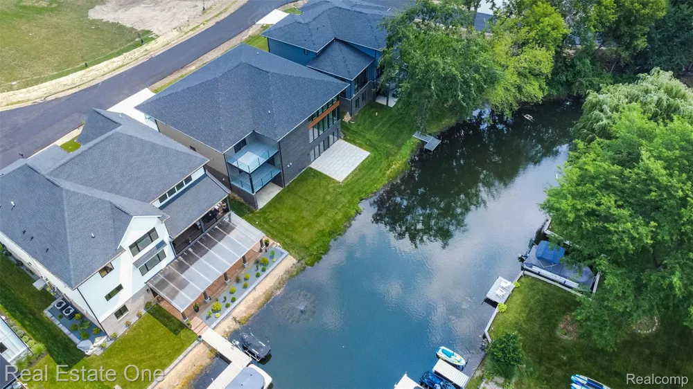 1830 Sadie Shore Drive Commerce Charter Township, MI 48382