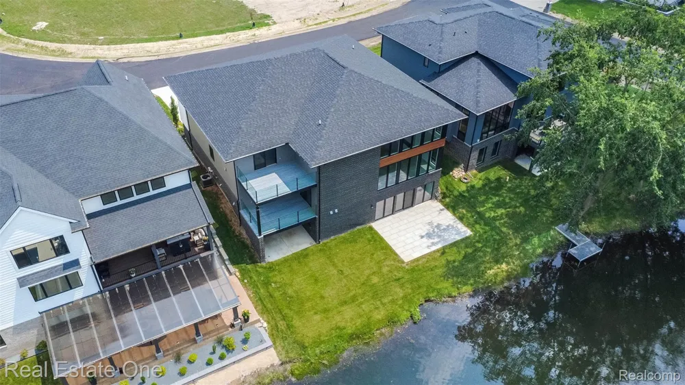 1830 Sadie Shore Drive Commerce Charter Township, MI 48382